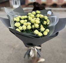Букет Белые кустовые розы Солинеро в Краснообске