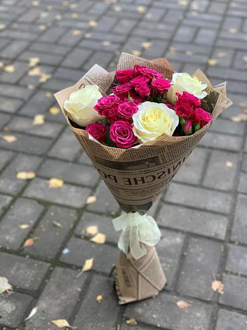 Букет цветов из: Розы в Краснообске
